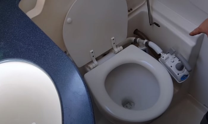 marine-toilets-review