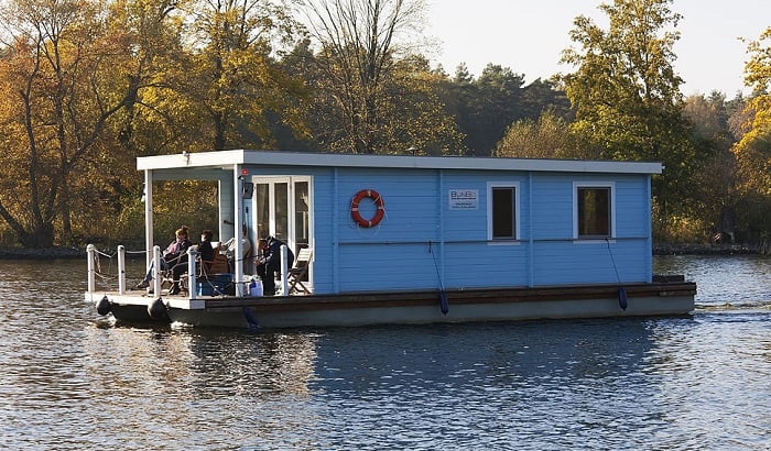 Can-you-live-on-a-houseboat-full-time