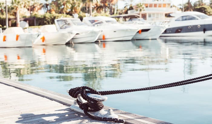 how to tie a boat to a cleat