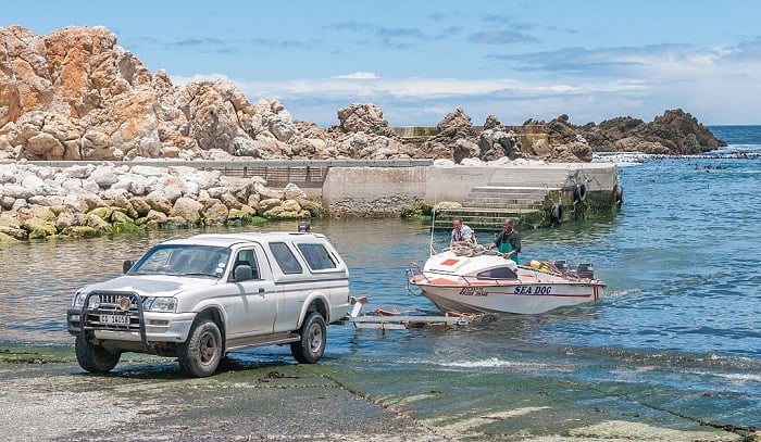 how to load a boat on a trailer