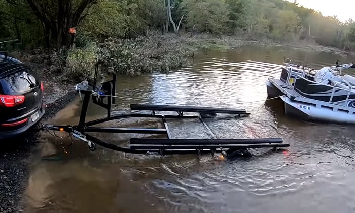 launching-a-pontoon-boat