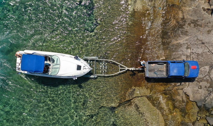 put-a-boat-on-a-trailer