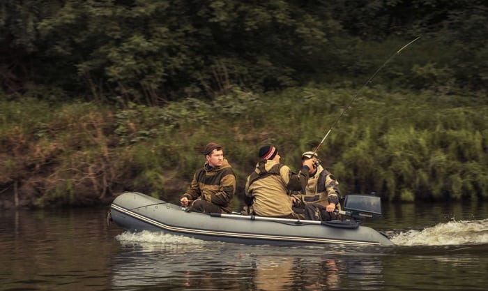 What-safety-precautions-should-you-take-when-hunting-on-a-boat