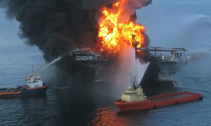 Exxon-Valdez-oil-spill-collision