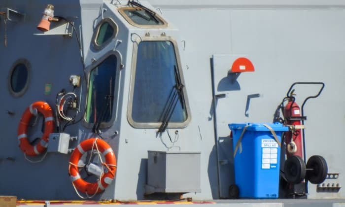 only-use-USCG-approved-fire-extinguishers-on-boat